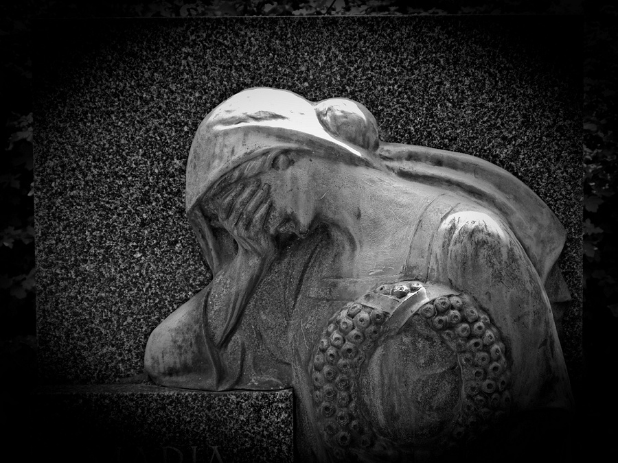 Mike vom Mars Blog bilder black white denkmal friedhof friedhofskunst grabstein gravestone graveyard graveyard art headstones memorials natur olympus photograpy photos poetic schwarz weiss tombstones Mike vom Mars Blog bilder black white denkmal friedhof friedhofskunst grabstein gravestone graveyard graveyard art headstones memorials natur olympus photograpy photos poetic schwarz weiss tombstones