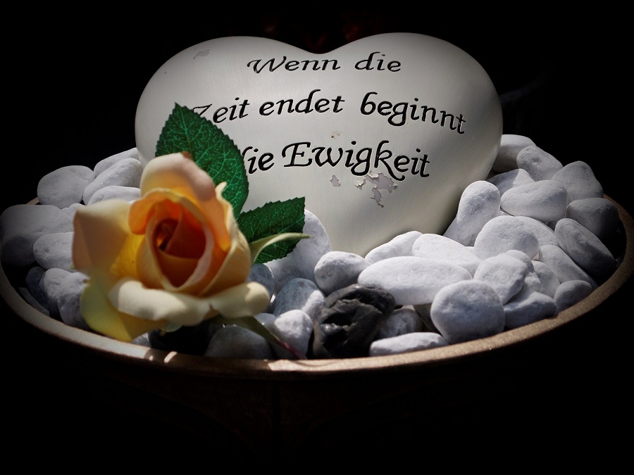 Mike vom Mars Blog bilder black white denkmal friedhof friedhofskunst grabstein gravestone graveyard graveyard art headstones memorials natur olympus photograpy photos poetic schwarz weiss tombstones Mike vom Mars Blog bilder black white denkmal friedhof friedhofskunst grabstein gravestone graveyard graveyard art headstones memorials natur olympus photograpy photos poetic schwarz weiss tombstones